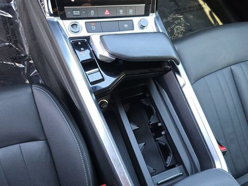 Used 2021 Audi e-tron Premium w/ Black Optic Package AWD/4WD image 31