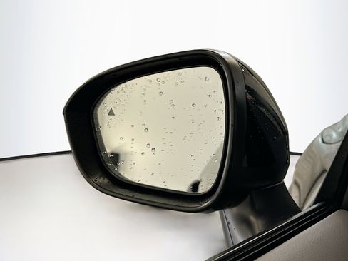 Used 2023 Nissan Rogue SV image 16