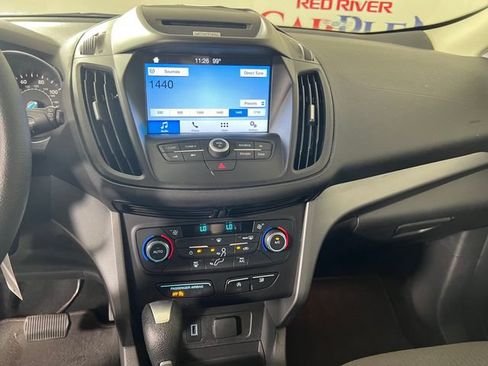 Used 2017 Ford Escape SE w/ Equipment Group 201A AWD/4WD image 18