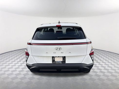 New 2026 Hyundai Kona SE image 6