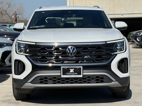New 2026 Volkswagen Atlas Cross Sport SE image 7