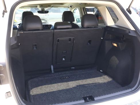Used 2023 Volkswagen Taos SE w/ Panoramic Sunroof Package FWD image 22
