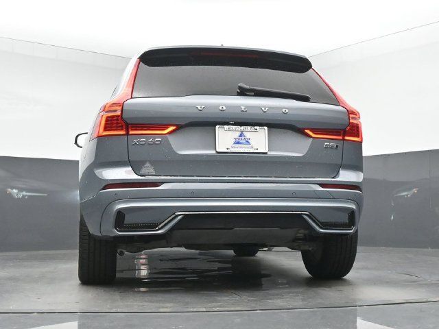 Used 2024 Volvo XC60 B5 Core w/ Protection Package Premier AWD/4WD image 38