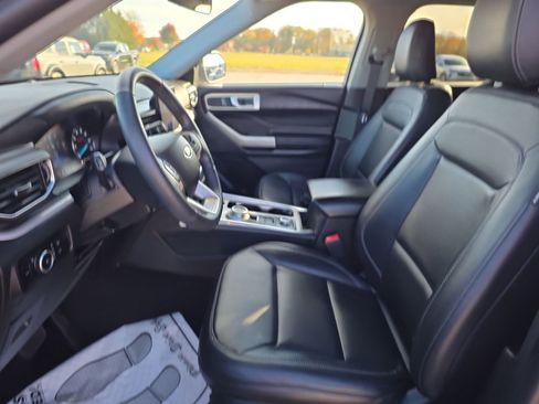 Used 2023 Ford Explorer XLT w/ Equipment Group 202A image 22