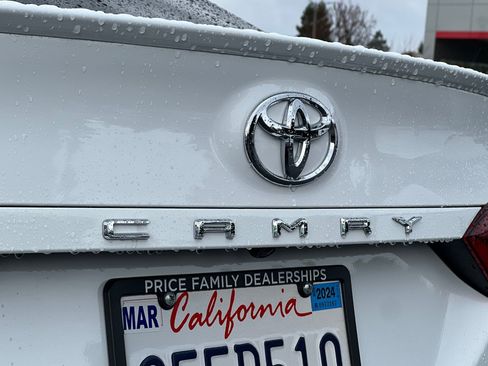 Used 2023 Toyota Camry SE image 13