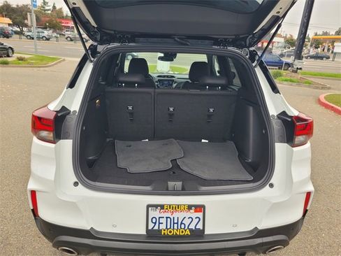 Used 2023 Chevrolet TrailBlazer RS w/ Convenience Package image 11