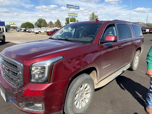 Used 2019 GMC Yukon XL SLT w/ Open Road Package AWD/4WD image 4