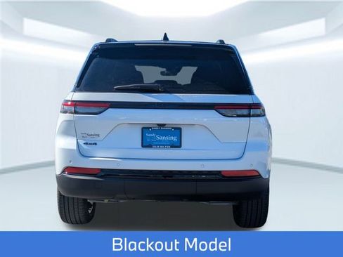 New 2025 Jeep Grand Cherokee Limited image 5