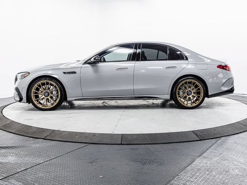 Used 2025 Mercedes-Benz E 53 AMG e 4MATIC Sedan w/ Multicontour Seating Package image 4