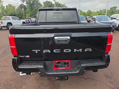 Certified 2025 Toyota Tacoma Limited AWD/4WD image 4