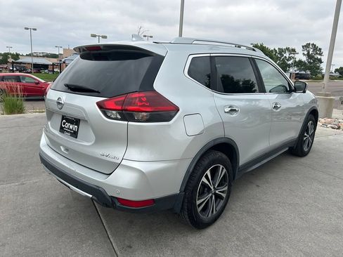 Used 2019 Nissan Rogue SV w/ Sun & Sound Touring Package AWD/4WD image 8