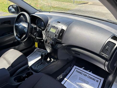 Used 2010 Hyundai Elantra GLS FWD image 22