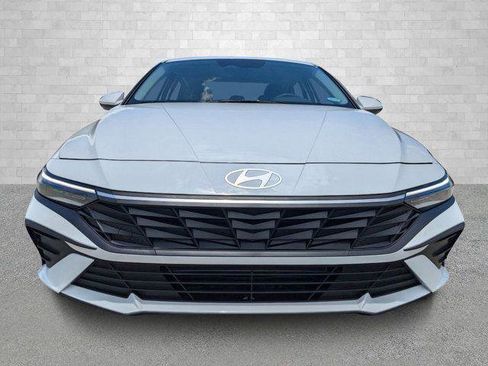 New 2026 Hyundai Elantra SE FWD image 6