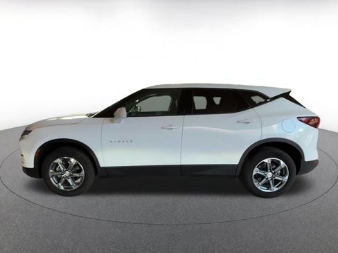 Used 2026 Chevrolet Blazer LT FWD image 9
