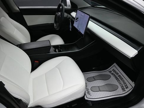 Used 2020 Tesla Model 3 Standard Range Plus RWD image 31