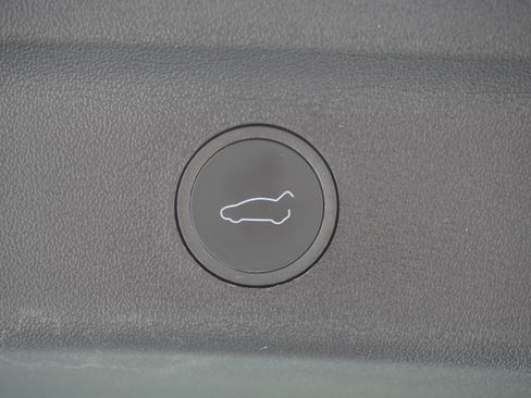Used 2023 Tesla Model Y Long Range AWD/4WD image 27