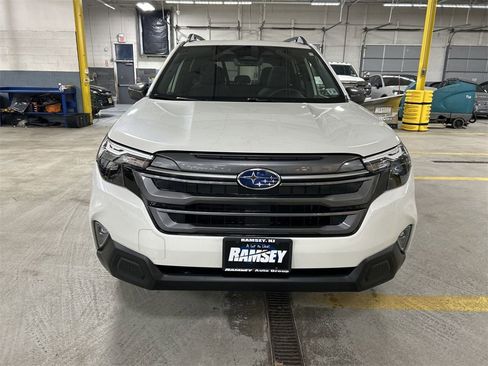 Certified 2025 Subaru Forester Premium image 3