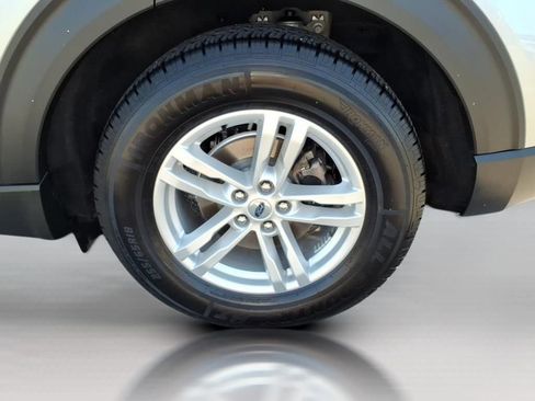 Used 2021 Ford Explorer XLT image 9