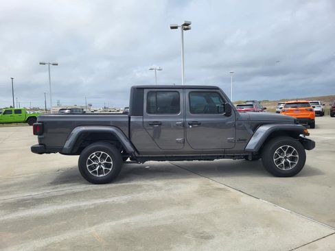 New 2025 Jeep Gladiator Sport AWD/4WD image 6