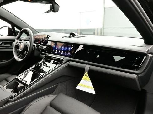 New 2026 Porsche Panamera 4 image 19
