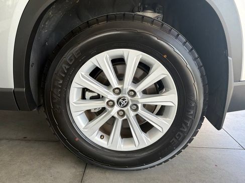 Certified 2024 Toyota Grand Highlander FWD image 17