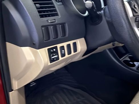 Used 2015 Toyota Tacoma PreRunner image 15