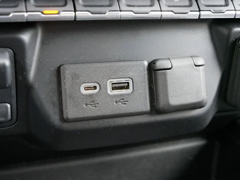 Used 2020 Chevrolet Silverado 1500 LT Trail Boss image 28