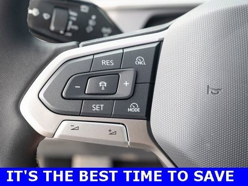 New 2025 Volkswagen Tiguan SE image 24