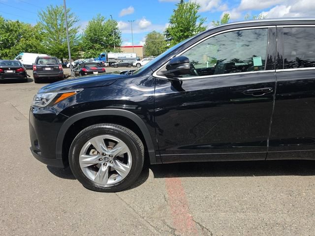 Used 2018 Toyota Highlander Limited FWD image 27