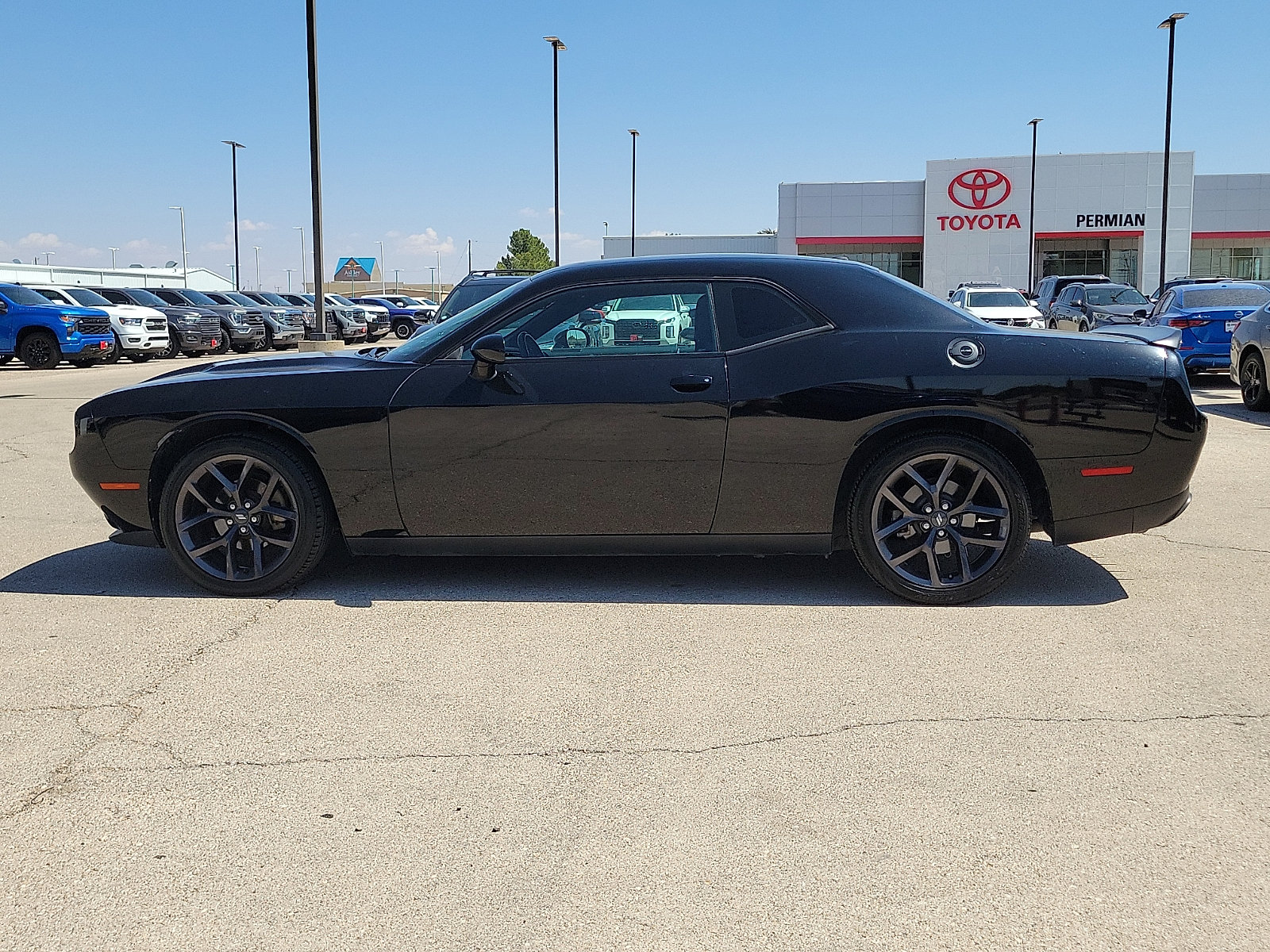 Used 2021 Dodge Challenger SXT w/ Blacktop Package RWD image 2