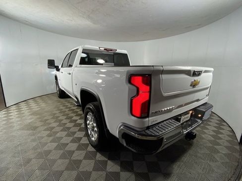 Used 2025 Chevrolet Silverado 3500 LTZ w/ LTZ Convenience Package image 8