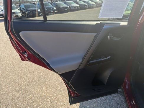 Used 2018 Toyota RAV4 Limited image 12