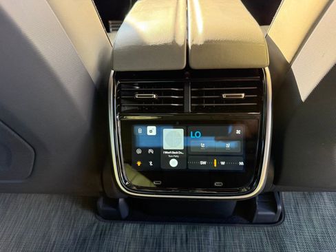 Used 2022 Rivian R1T Adventure image 31