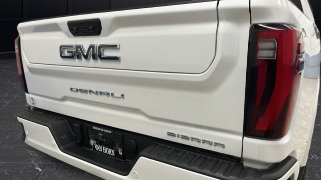 Used 2024 GMC Sierra 3500 Denali Ultimate AWD/4WD image 43