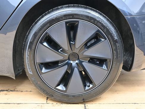 Used 2025 Tesla Model 3 Long Range image 11