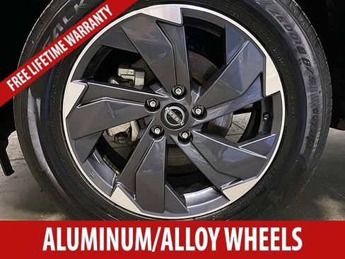 Used 2025 Nissan Rogue SV FWD image 7