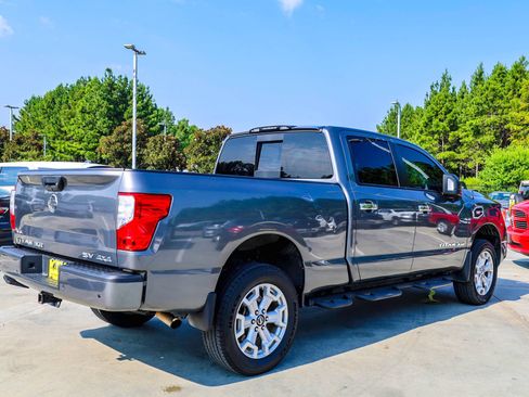 Used 2021 Nissan Titan SV w/ SV Convenience Package AWD/4WD image 8