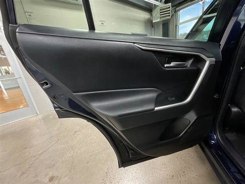 Used 2021 Toyota RAV4 XLE Premium AWD/4WD image 21
