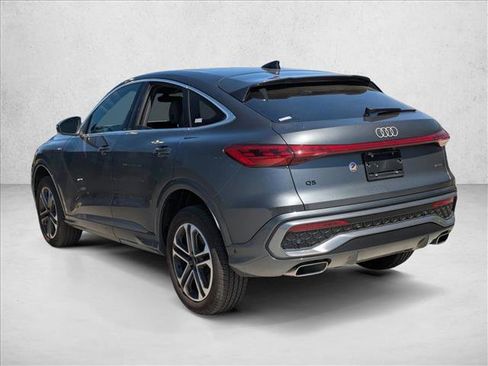 Used 2025 Audi Q5 Premium image 7