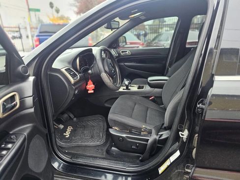 Used 2014 Jeep Grand Cherokee Laredo w/ Quick Order Package 23E image 9