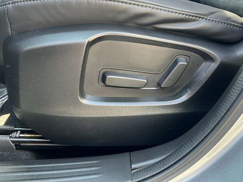 Used 2019 MAZDA CX-5 Touring image 22