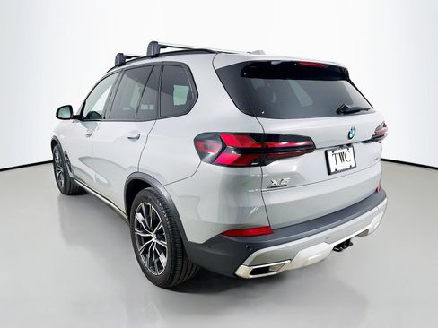 Used 2025 BMW X5 xDrive40i w/ M Sport Package AWD/4WD image 7