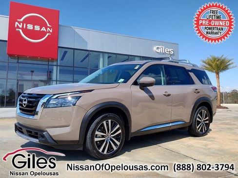Used 2025 Nissan Pathfinder Platinum w/ Cargo Package image 1