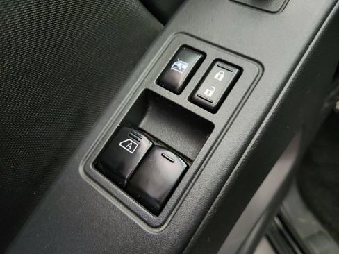Used 2023 Nissan Frontier SV w/ Technology Package RWD image 18