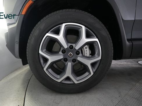 Used 2024 Rivian R1T Adventure Dual AWD/4WD image 19