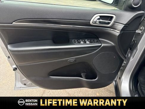 Used 2019 Jeep Grand Cherokee Limited w/ Luxury Group II image 11