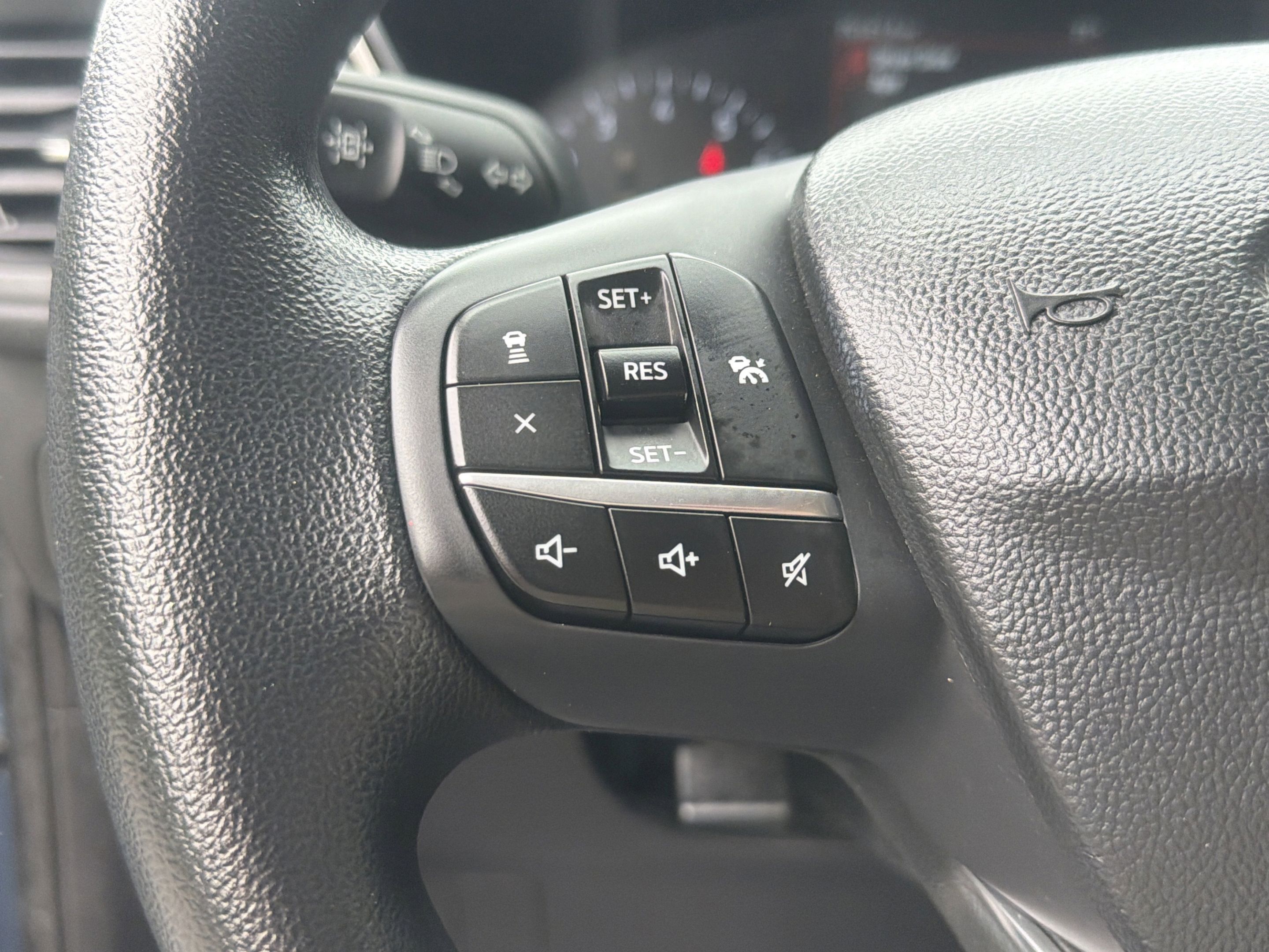Used 2020 Ford Escape SE FWD image 11