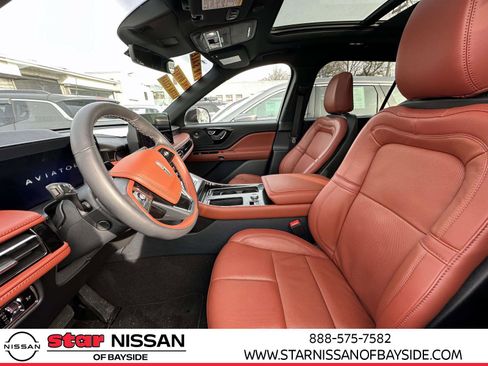 Used 2025 Lincoln Aviator Reserve w/ Jet Appearance Package image 11