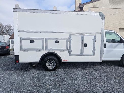 Used 2022 GMC Savana 3500 w/ Power Convenience Package image 13