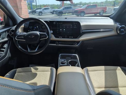 Used 2025 Chevrolet Equinox ACTIV w/ Safety and Technology Package FWD image 15